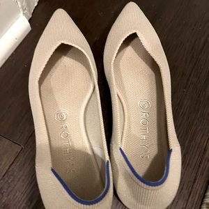 Rothy’s pointed flat Size 9. Color ecru